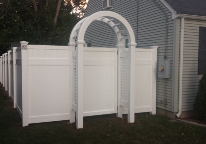 6_ H Solid Privacy Vinyl Fence With Solid Topper _ Arbor