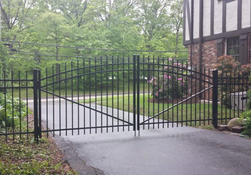 Aluminum-Picket-Gate-1024x576